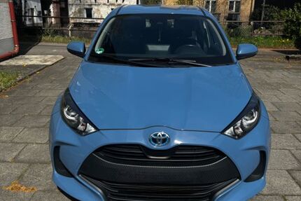 Toyota Yaris 88.000 km 15.100 &euro; Köln 51067