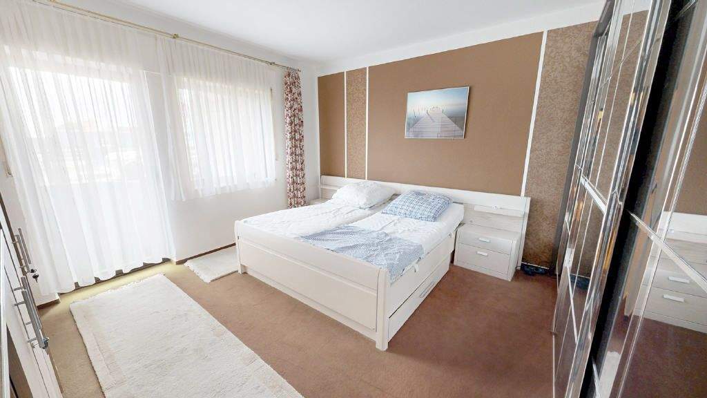 Etagenwohnung Erftstadt Lechenich - 4 Zimmer, 104 m&sup2;, 299.000&euro; | Angebot:25703204