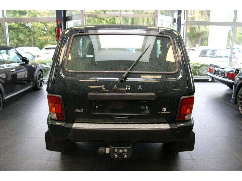 Lada Taiga 1.7 Urban 4x4 66.666 km 9.980 € Euskirchen 53881