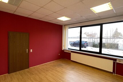 Helle Gewerbeeinheit mit eigenem Eingang und großzügigen Räumen - Gewerbeobjekt Königswinter | Angebot:26931888