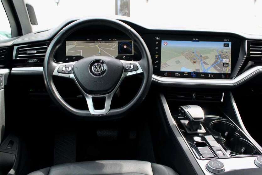VW Touareg 142.000 km 34.899 € Köln (Rath) 51107
