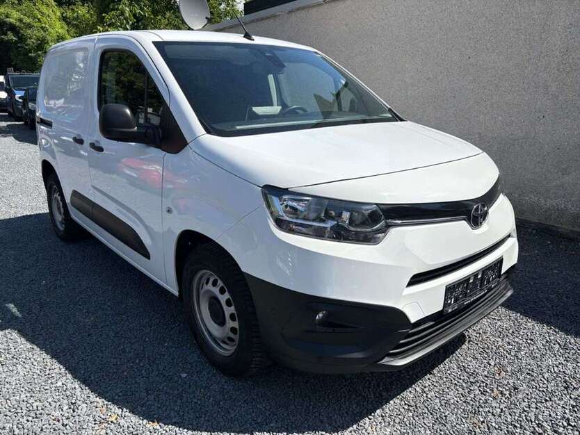 Toyota Proace 57.100 km 14.900 € Bergisch Gladbach 51469