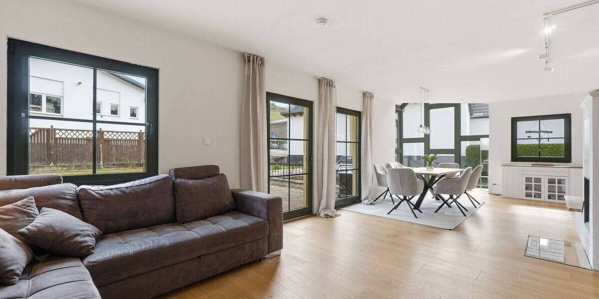 Einfamilienhaus Bad Neuenahr-Ahrweiler Bad Neuenahr - 7 Zimmer, 220 m&sup2;, 525.000&euro; | Angebot:26036850