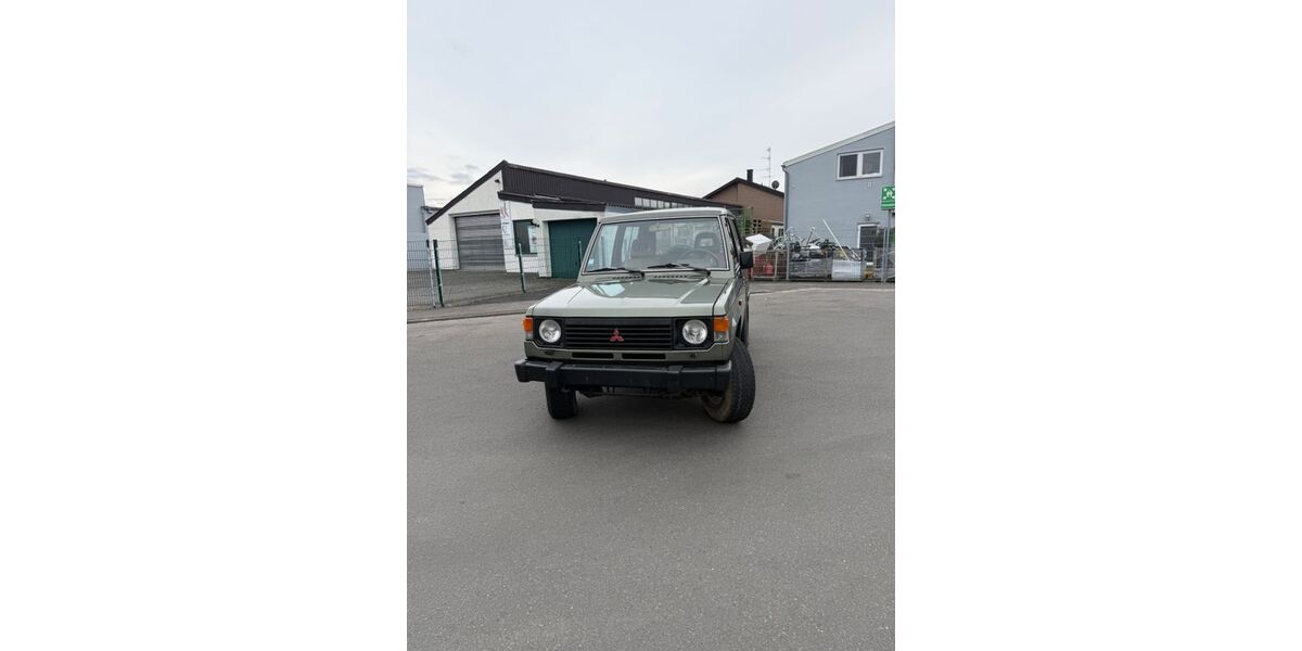 Mitsubishi Pajero 304.000 km 5.900 &euro; Euskirchen 53881