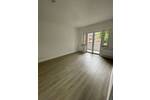 *NEU*NEU*NEU: frisch modernisierte 2 Zimmer, 2 Balkone mit Blick ins Grüne, neues Bad, neuer Boden