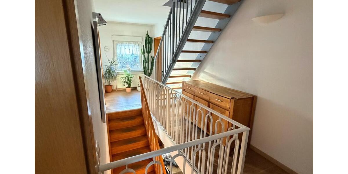 Reihenhaus Frechen - 5 Zimmer, 135 m&sup2;, 1.850&euro; | Angebot:24571710