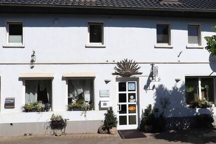 LOHNENSWERTE INVESTITION: Faktor 17! - Gewerbe langfristig vermietet - Wohnbereich derzeit frei 5 zimmer