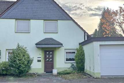 Haus zum Kaufen in Bergisch Gladbach 315.000 € 121 m² 5 zimmer