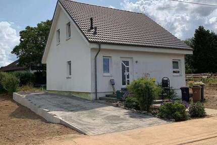Haus zum Mieten in Windeck 975 € 108 m²