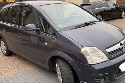 Opel Meriva 177.000 km 2.390 € Königswinter 53639