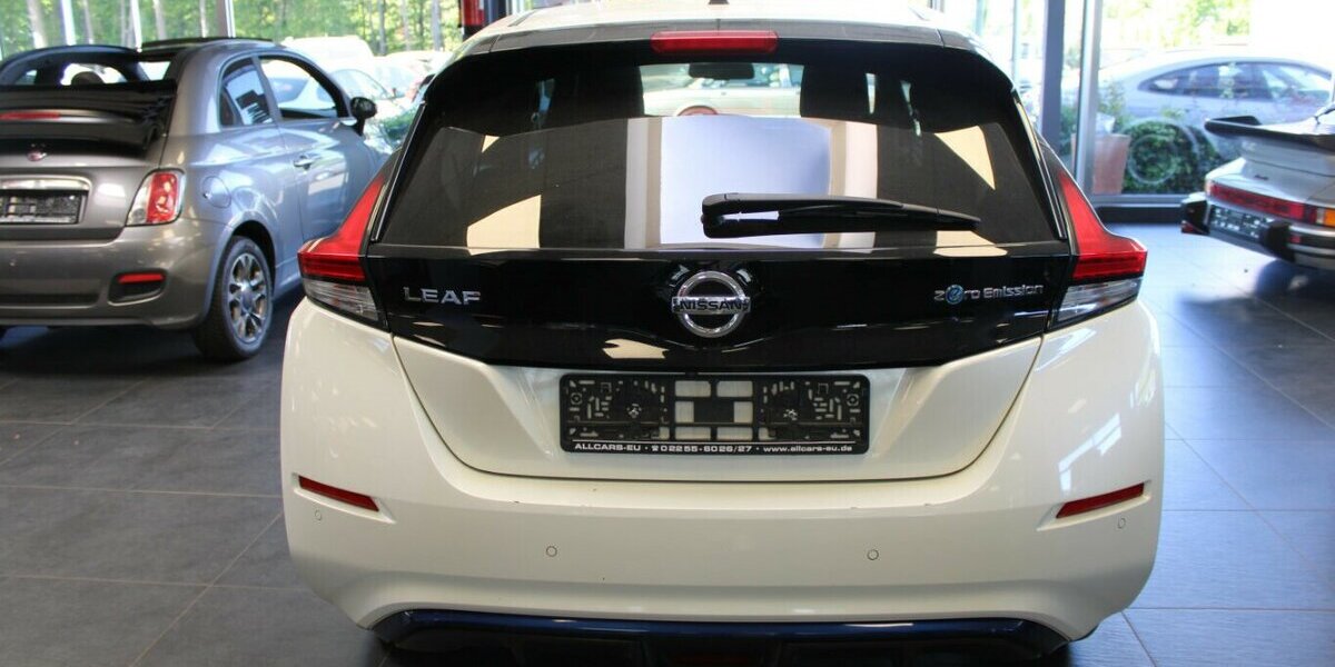 Nissan Leaf 40KWh Tekna 73.565 km 12.980 &euro; Euskirchen 53881