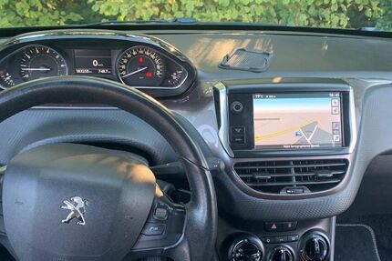 Peugeot 2008 185.000 km 5.100 € Vettelschoß 53560