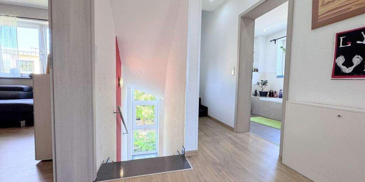 Etagenwohnung Bonn Geislar - 5 Zimmer, 165 m&sup2;, 599.000&euro; | Angebot:25739552