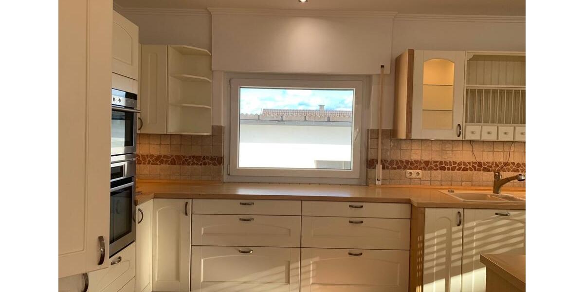 Etagenwohnung Königswinter - 4 Zimmer, 135 m&sup2;, 990&euro; | Angebot:26309168