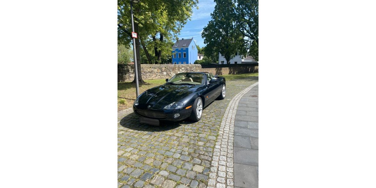 Jaguar XK8 94.000 km 19.900 &euro; Bonn 53225