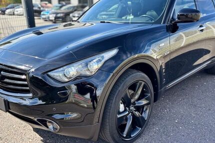 INFINITI QX70