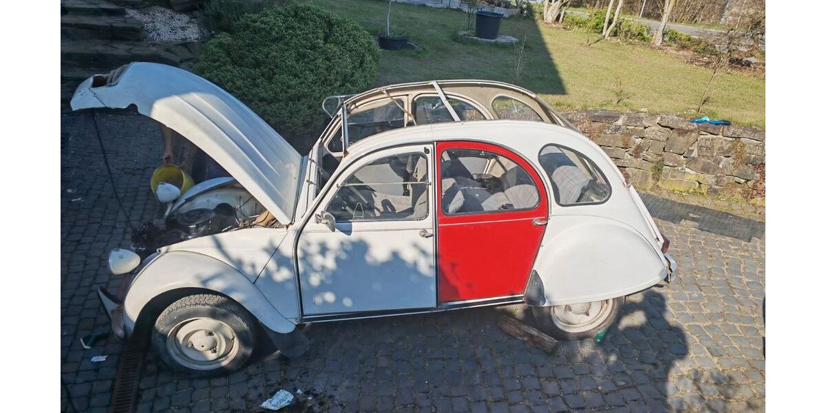 Citroen 2 CV 101.294 km 7.500 &euro; Overath 51491