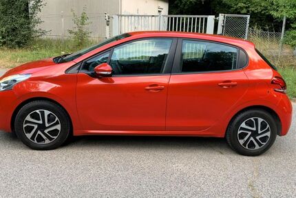 Peugeot 208 73.500 km 6.950 &euro; Sinzig 53489