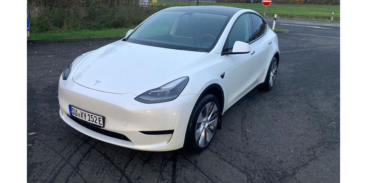 Tesla Model Y 37.000 km 31.990 &euro; Wachtberg 53343