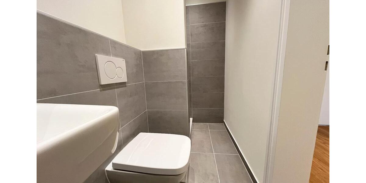 Etagenwohnung Köln Rodenkirchen - 6 Zimmer, 150 m&sup2;, 2.400&euro; | Angebot:26444031
