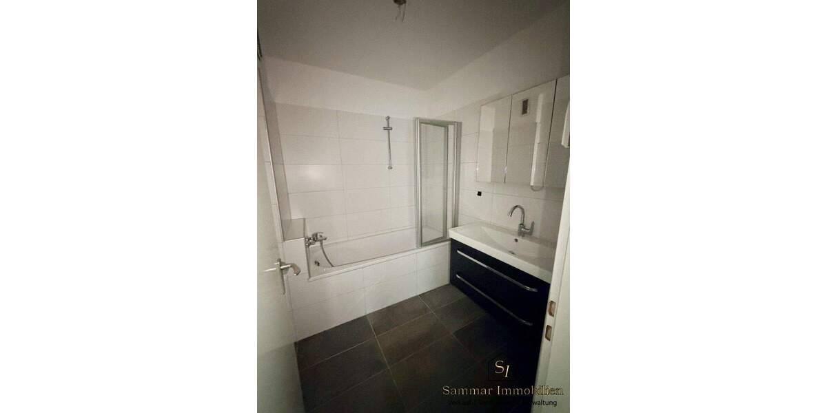 Etagenwohnung Brühl - 3 Zimmer, 74 m&sup2;, 1.050&euro; | Angebot:25738901