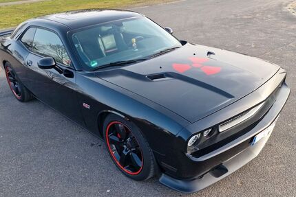 Dodge Challenger 76.000 km 32.800 &euro; Königswinter 53639