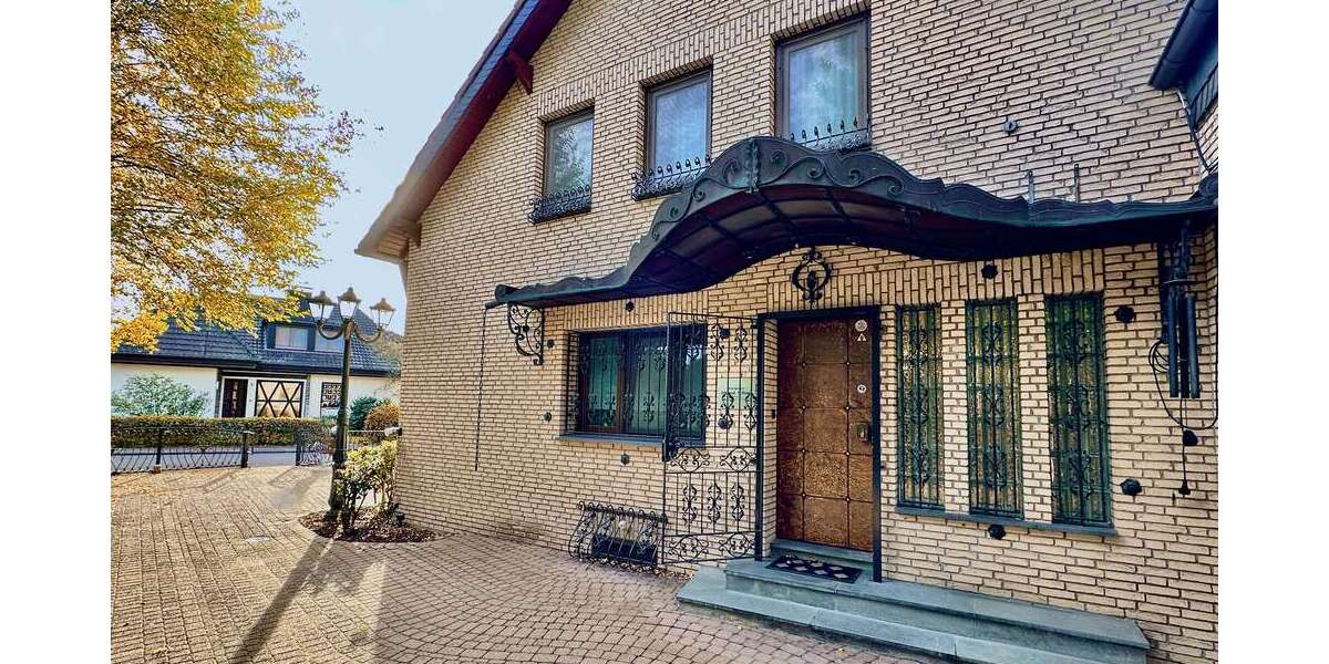 Haus zum Kaufen in Bergisch Gladbach 1.400.000 € 225 m² 7 zimmer