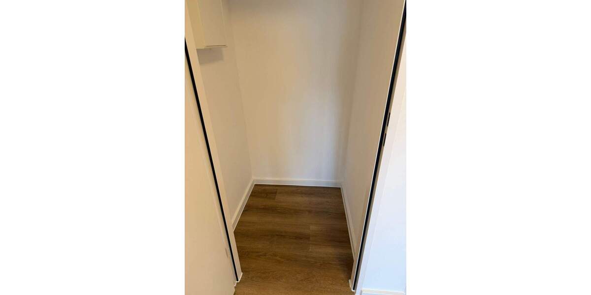 Etagenwohnung Köln Westhoven - 3 Zimmer, 96 m&sup2;, 1.400&euro; | Angebot:24702074