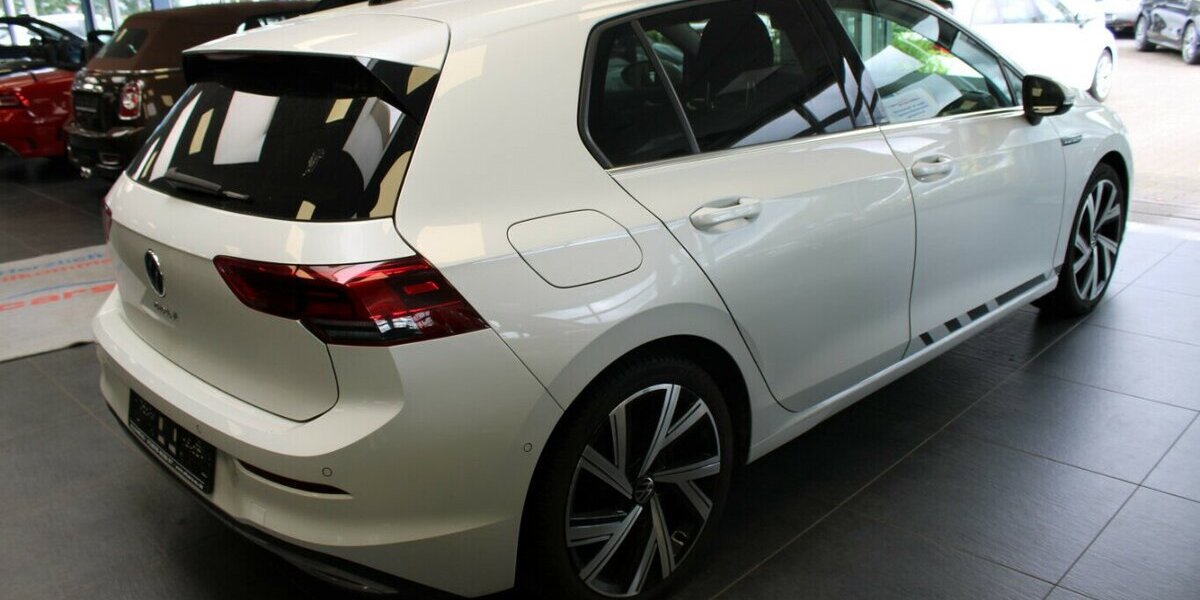 VW Golf VIII 2.0 TSI OPF DSG Style 37.650 km 23.980 &euro; Euskirchen 53881
