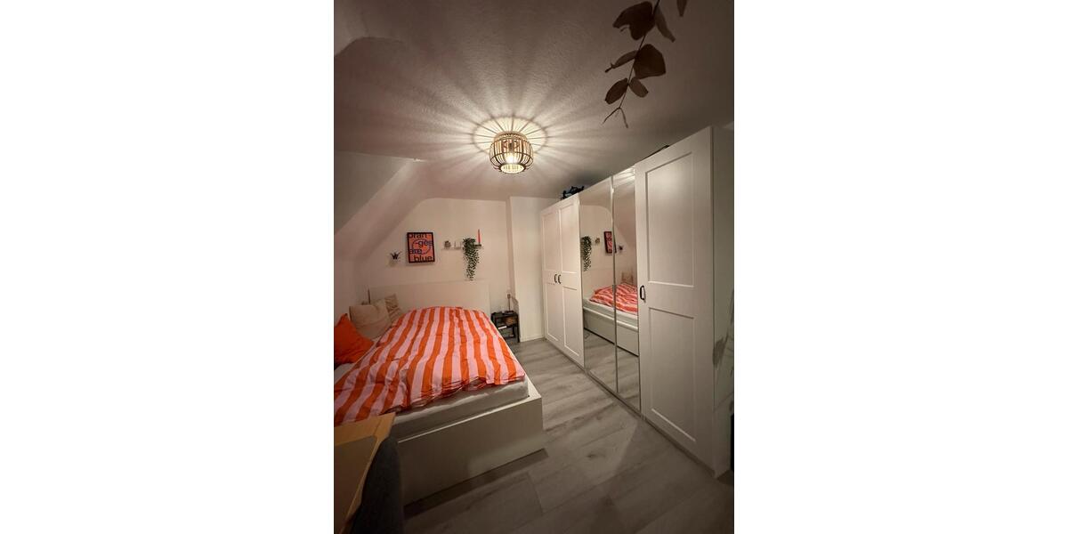 Dachgeschoßwohnung Köln Lindenthal - 1.5 Zimmer, 15 m&sup2;, 1.190&euro; | Angebot:24787908