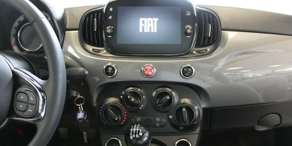 Fiat 500 1.0 GSE Hybrid Dolcevita 24.490 km 11.980 &euro; Euskirchen 53881