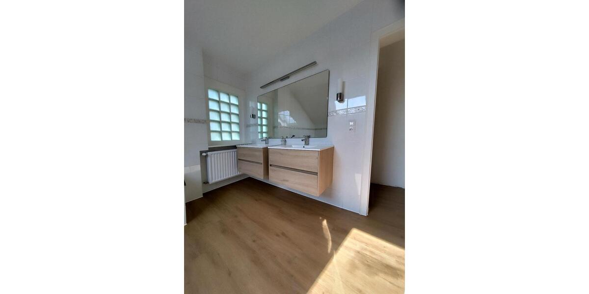 Villa Bonn Beuel-Mitte - 10 Zimmer, 357 m&sup2;, 5.350&euro; | Angebot:25967731