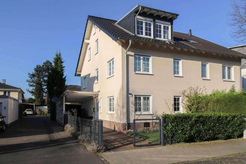 Haus zum Kaufen in Bonn 950.000 € 157 m²