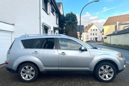 Mitsubishi Outlander 172.000 km 6.900 &euro; Brühl 50321