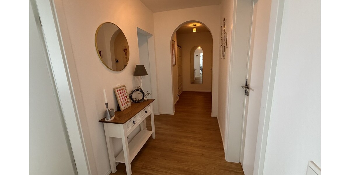 Moderne 4-Zimmer-Dachgeschosswohnung mit 2 Balkonen - Dachgeschoßwohnung Königswinter | Angebot:26931493