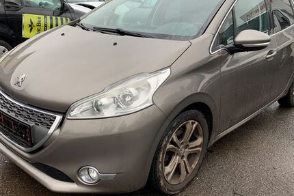 Peugeot 208 175.000 km 2.999 &euro; Bergisch Gladbach 51465