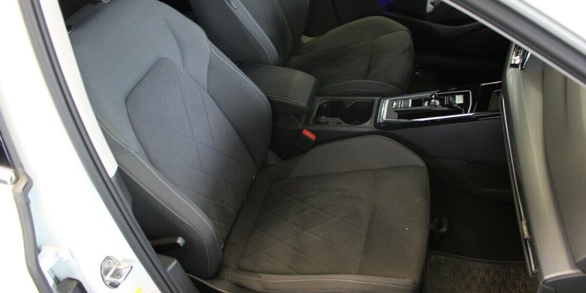 VW Golf VIII 2.0 TSI OPF DSG Style 37.650 km 23.980 &euro; Euskirchen 53881