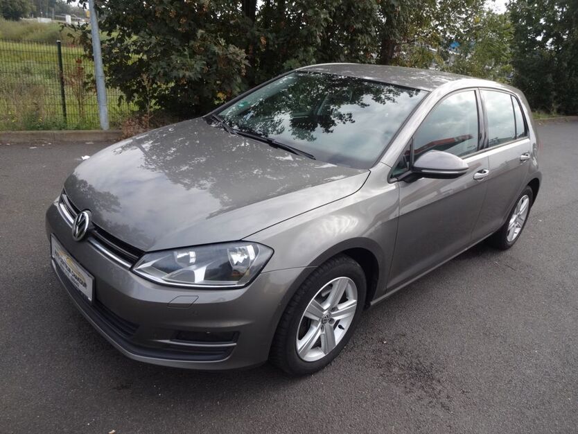 VW Golf 162.000 km 7.600 € Zülpich 53909