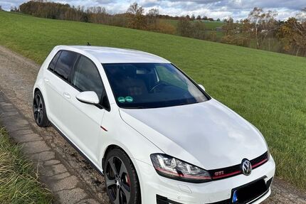 VW Golf 148.000 km 15.800 € Neunkirchen 53819