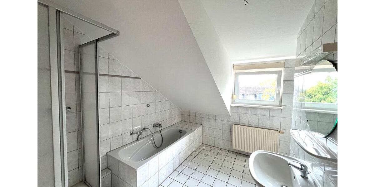 Dachgeschoßwohnung Bonn Dransdorf - 2 Zimmer, 65 m&sup2;, 279.000&euro; | Angebot:24844119