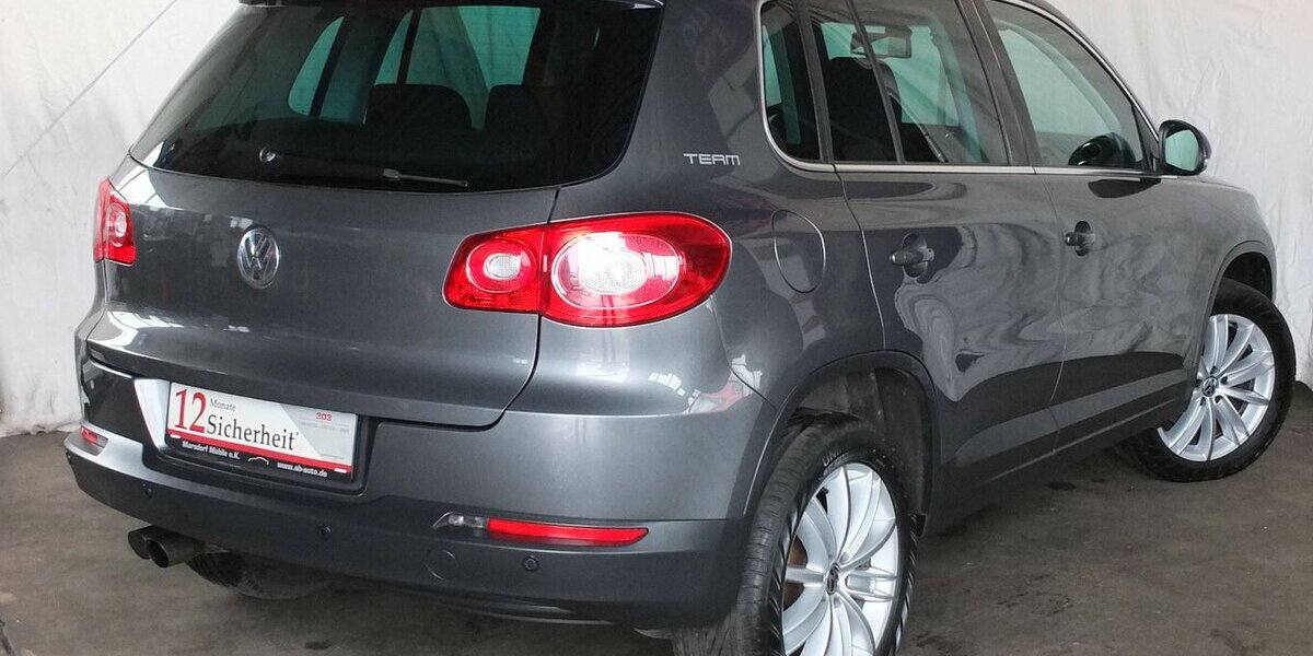 VW Tiguan TEAM orig.ATM ca 52 tkm XENON AHK PARKPILOT 112.432 km 9.908 &euro; Köln 50858