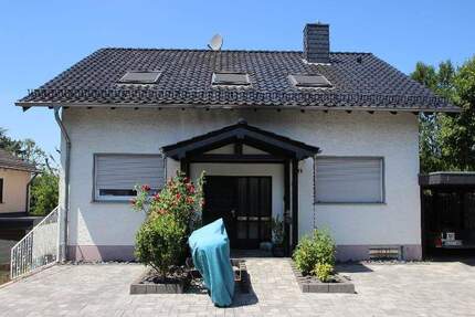 Modernisierte Eigentumswohnung EG 4 Zimmer+ große Terrasse mit Fernblick Gäste-WC Carport Stellplatz 4 zimmer