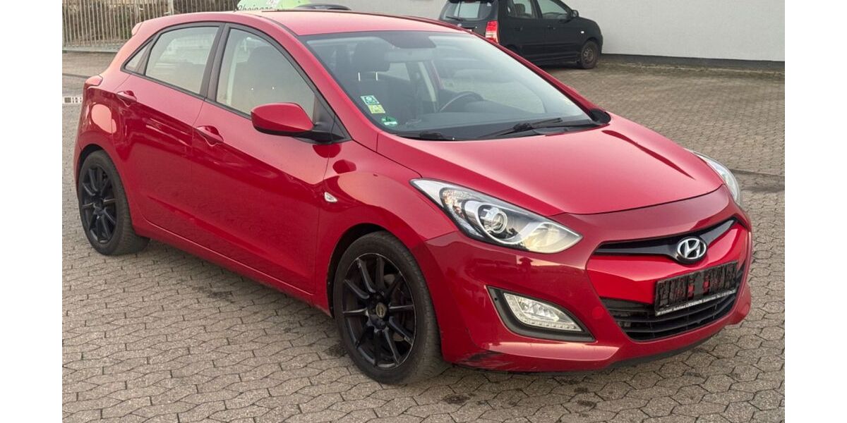 Hyundai i30 282.490 km 3.950 &euro; Bornheim 53332