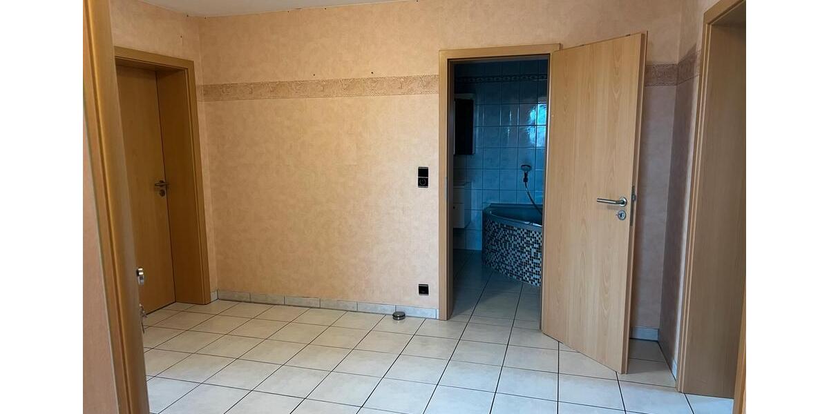 Etagenwohnung Swisttal - 3 Zimmer, 90 m&sup2;, 1.150&euro; | Angebot:25269425