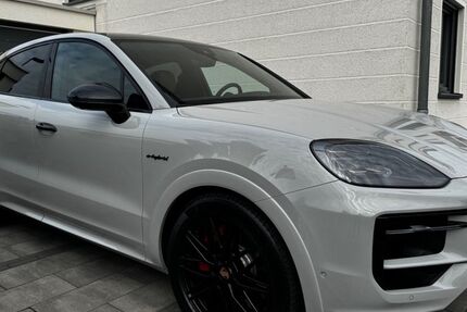 Porsche Cayenne 22.000 km 131.900 &euro; Frechen 50226
