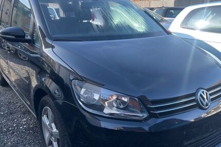 VW Touran 296.861 km 6.500 &euro; Euskirchen 53879