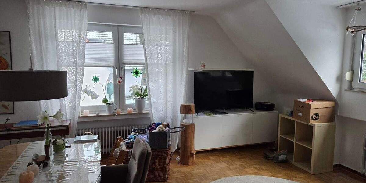 Etagenwohnung Sankt Augustin Hangelar - 3 Zimmer, 90 m&sup2;, 900&euro; | Angebot:24434990