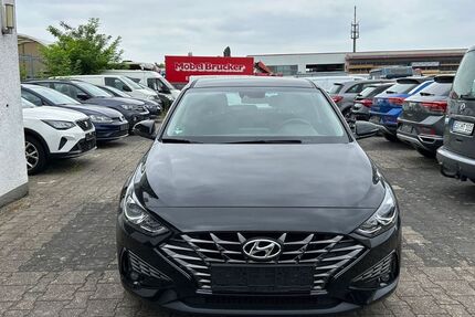 Hyundai i30 70.668 km 14.200 € Bonn 53227