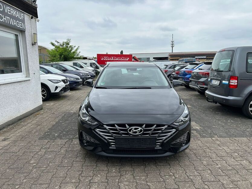 Hyundai i30 70.668 km 14.200 € Bonn 53227