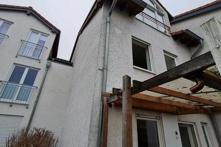 Haus Bornheim - 6 Zimmer, 120 m&sup2;, 2.000&euro; | Angebot:25877010